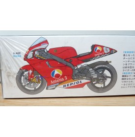 TAMIYA  14091, YAMAHA 500 GP 2002 D'ANTIN ANTENA 3  1/12 BO