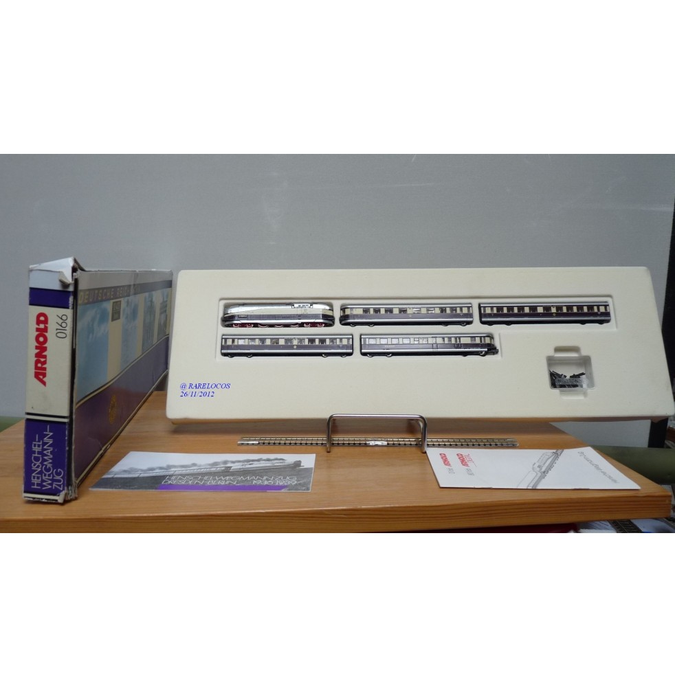ARNOLD 0166, coffret train Henschel Wegmann DR BO