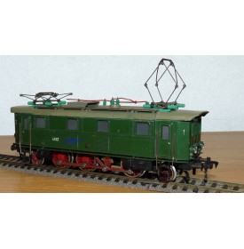 FLEISCHMANN  1332-1,  loco électrique 1C1 à bielles série E 32 DB