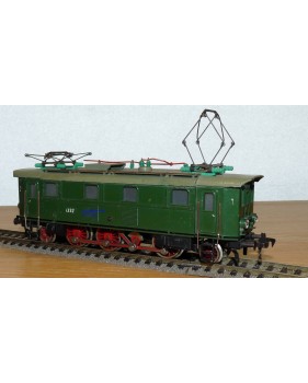 FLEISCHMANN  1332-1,  loco électrique 1C1 à bielles série E 32 DB