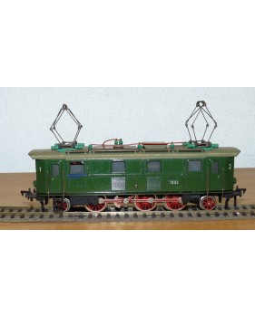 FLEISCHMANN  1332-1,  loco électrique 1C1 à bielles série E 32 DB