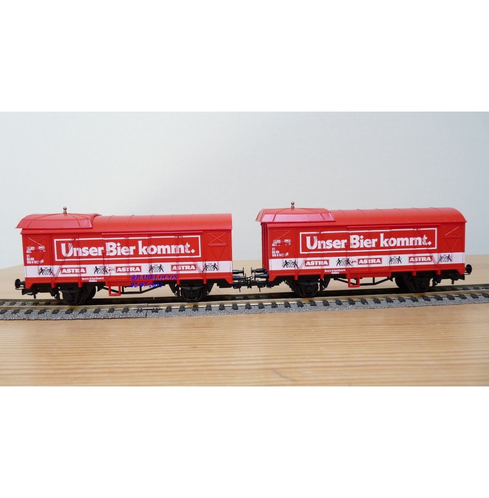 LILIPUT 229 04, wagons couverts pour  bière ASTRA DB BO