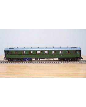 LILIPUT  842 02, voiture 2 Kl. type AB4ü 28 DR BO