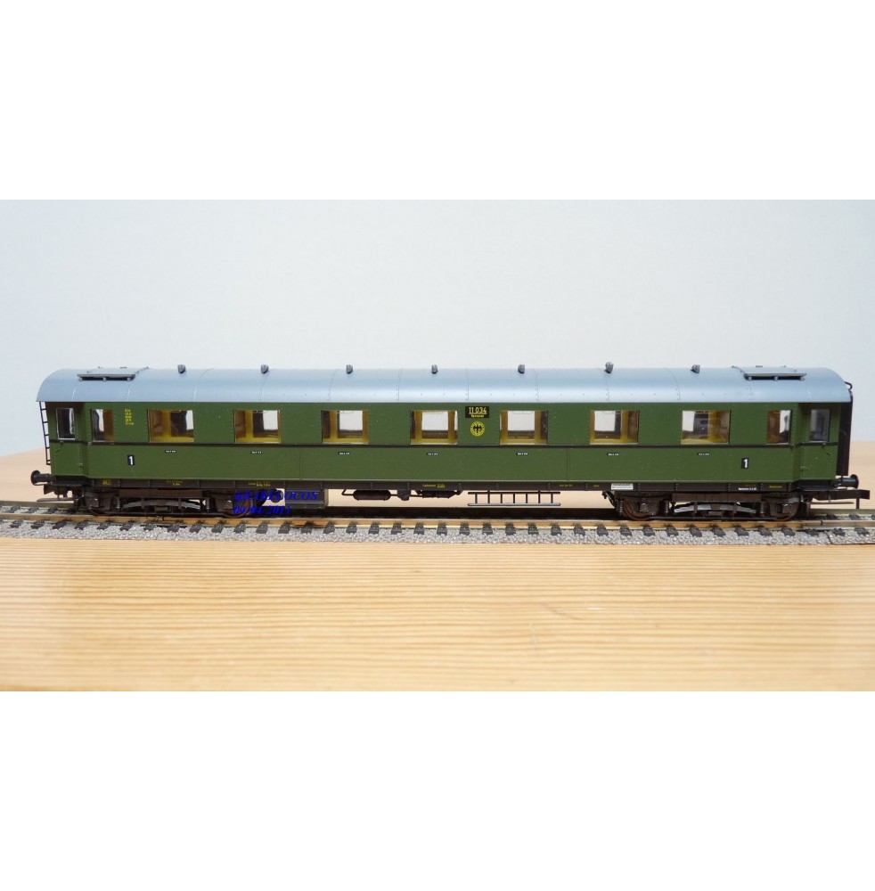 LILIPUT  841 02, voiture 1 Kl. type A4ü 28 DR BO