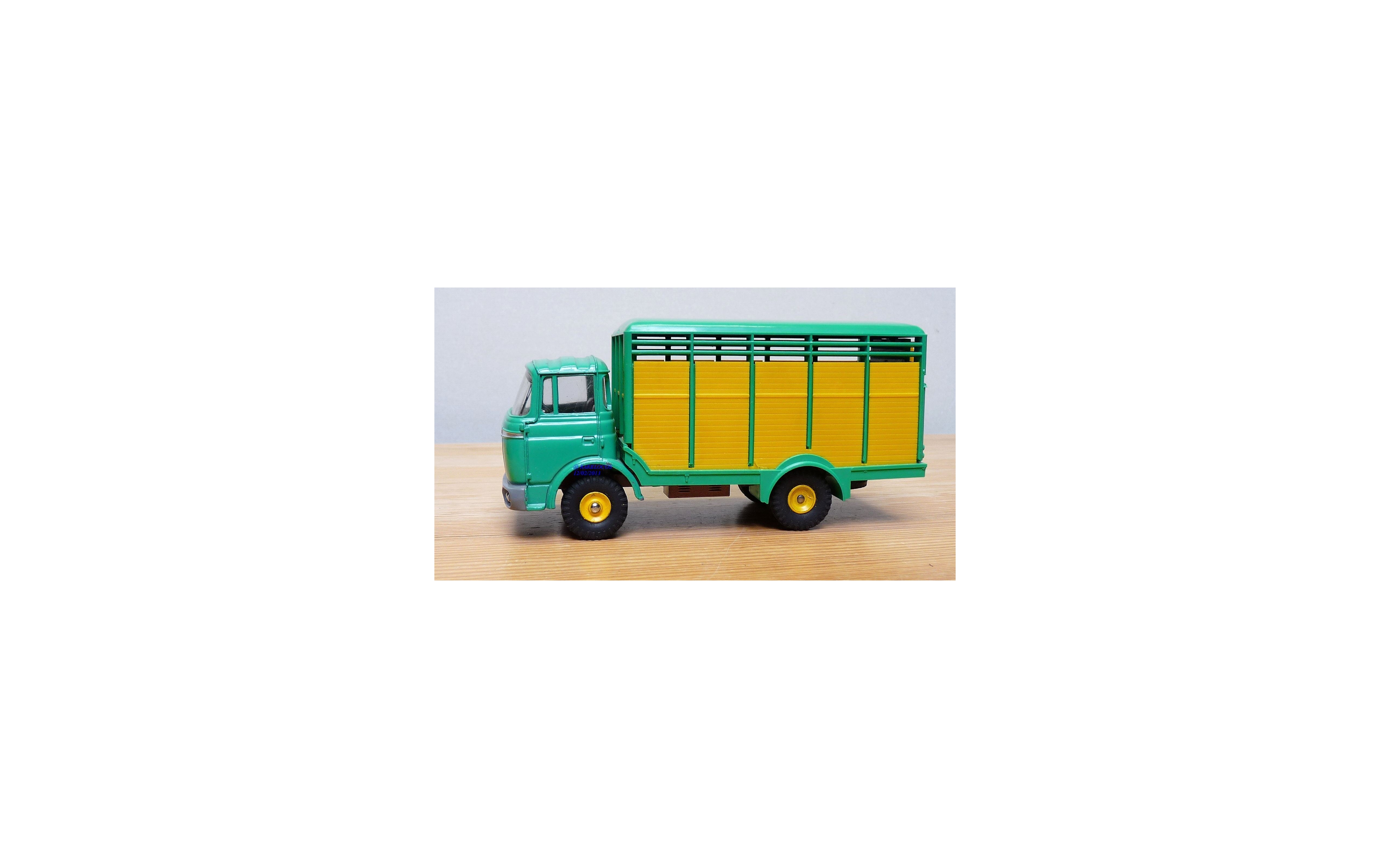 Dinky Toys 577, camion bétaillère BERLIET GAK BO