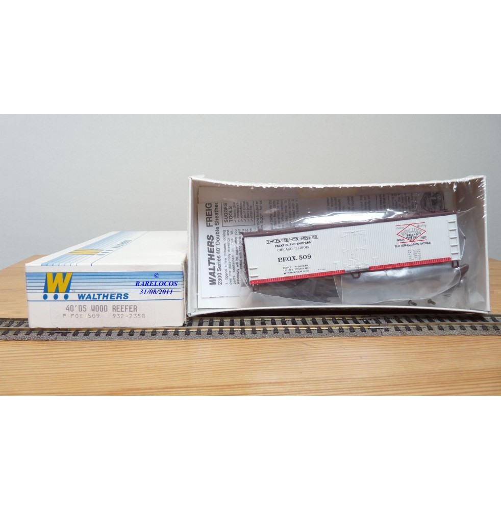 WALTHERS 932 2358, kit wagon couvert bois Peter Fox BO