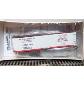 WALTHERS 932 2358, kit wagon couvert bois Peter Fox BO