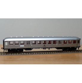 FLEISCHMANN 5122, voiture banlieue  "Silberling" type Brnzb 725  2  Kl. DB BO