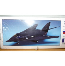 ACADEMY 2118 Chasseur furtif F- 117A  USAF Neuf  BO