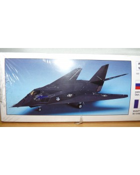 ACADEMY 2118 Chasseur furtif F- 117A  USAF Neuf  BO