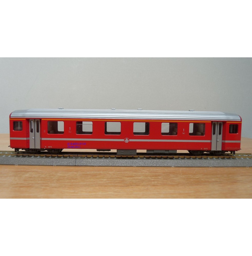 Voiture métallique à portes centrales AB 1157 Rhb BO
