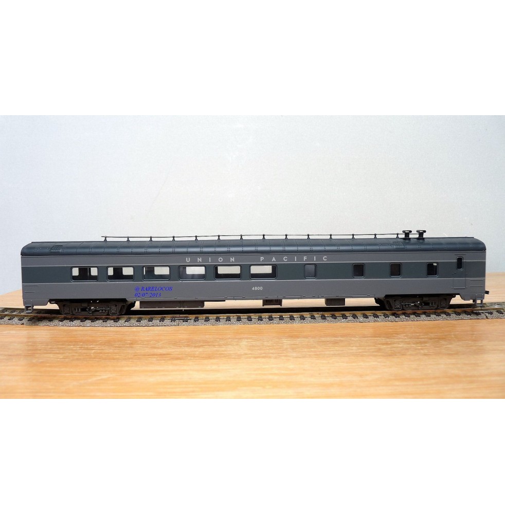 RIVAROSSI  2814 / 0, voiture restaurant ( Diner ) N° 4800 UP  Neuf  BO
