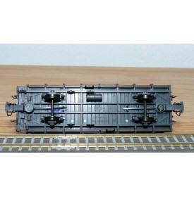 Voiture métallique à portes centrales AB 1157 Rhb BO