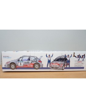 TAMIYA 24200 Volkswagen New Beetle Neuve  BO