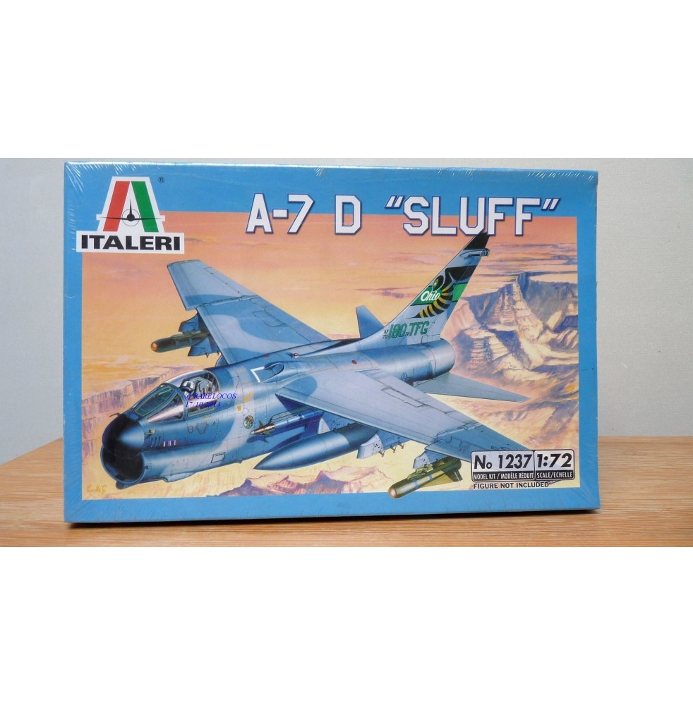 ITALERI 1237,  avion d'attaque Ling- Temco -Vought A-7 D "Sluff " USAF  BO Neuf 1/72