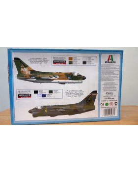 ITALERI 1237,  avion d'attaque Ling- Temco -Vought A-7 D "Sluff " USAF  BO Neuf 1/72