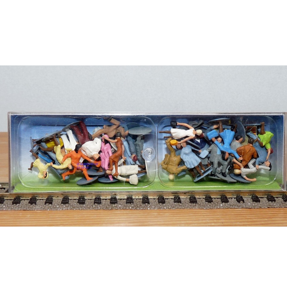 FALLER 153002, 36 personnages de voyageurs et passants Neuf  HO 1/87