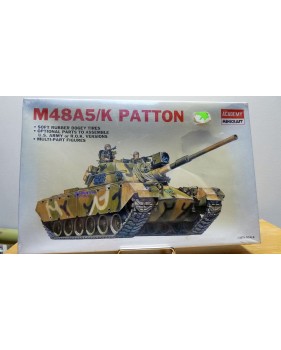 ACADEMY 1355, char américain M48 A5/K  PATTONNeuf  BO 1/48 