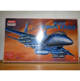 ACADEMY 2110, Mac Donnell Douglas F-15E Strike Eagle Neuf  BO 1/72