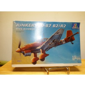 ITALERI 079,  JUNKERS  JU-87  B2/R2 STUKA  BO Neuf 1/72