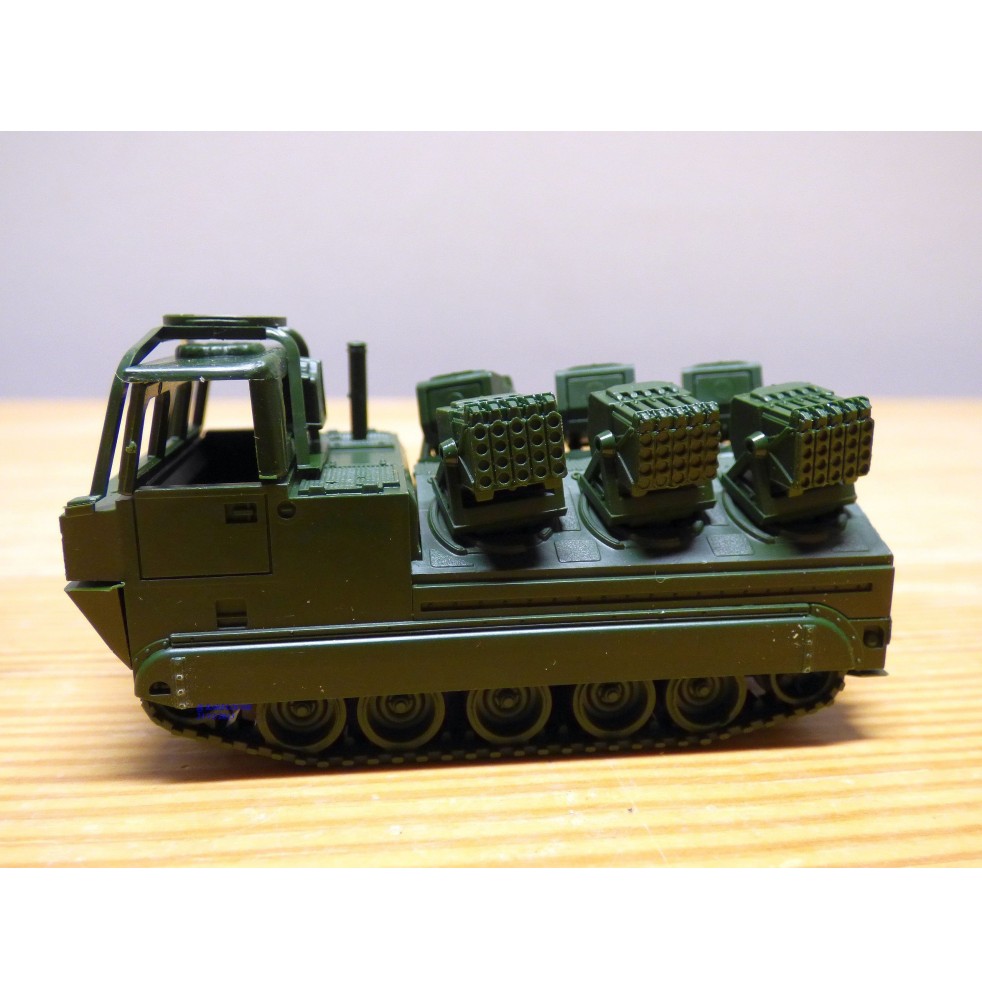 ROCO Minitanks Z-237 automitrailleuse SALADIN Mk 1 neuf BO 1/87
