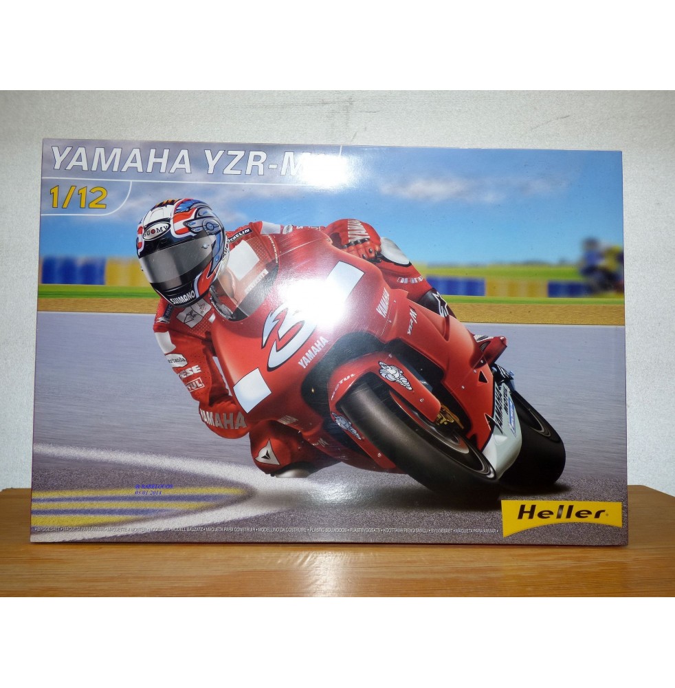 HELLER  80911, moto YAMAHA  YZR-M1 Neuf  BO 1/12