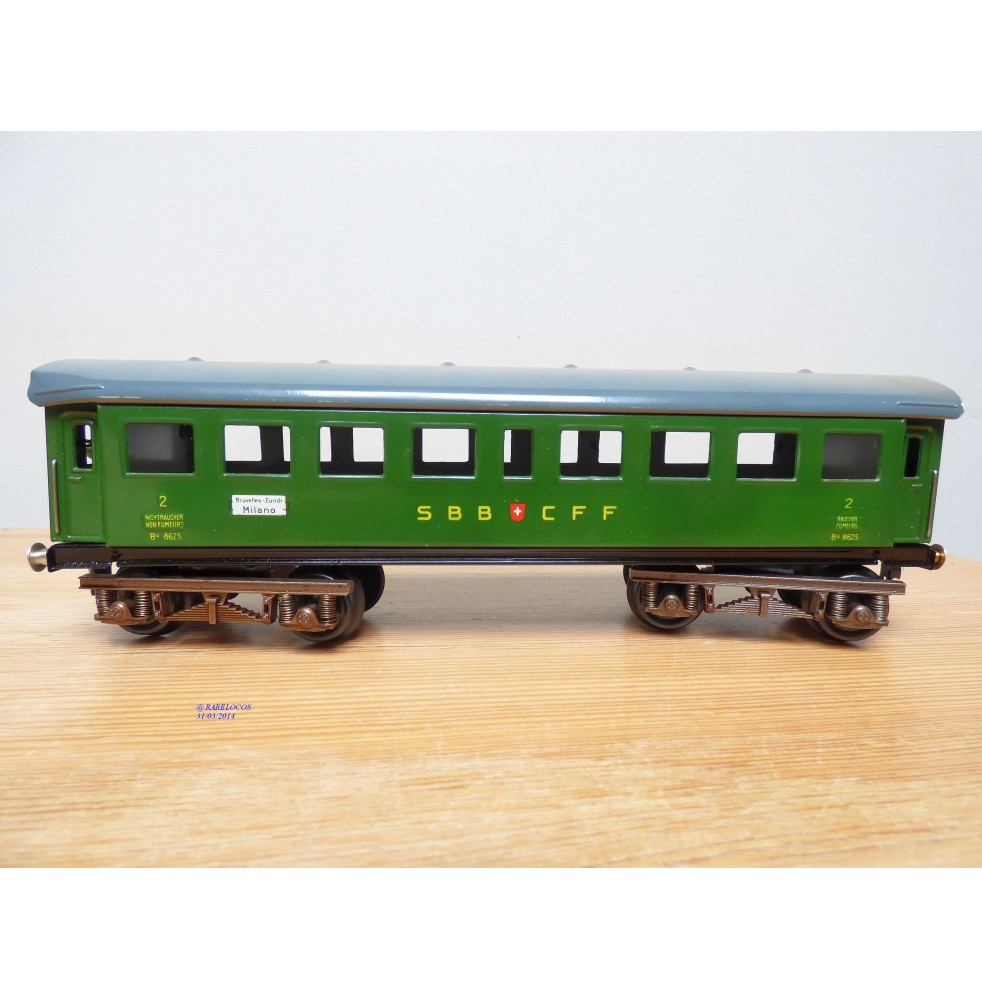 BUCO 8626, voiture de 2 ème classe avec éclairage intérieur et feu de fin de convoi  SBB  BO
