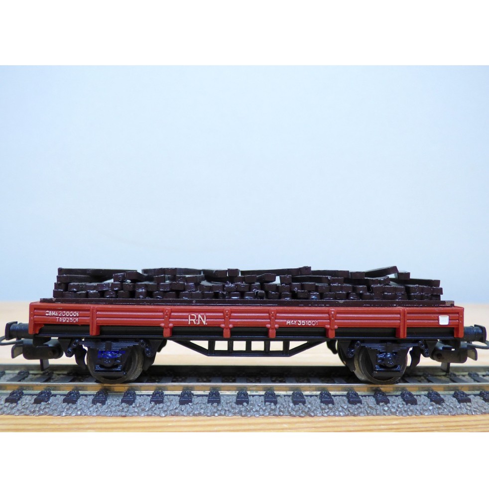 ELECTROTREN  1105, wagon plat  chargé de traverses RENFE BO