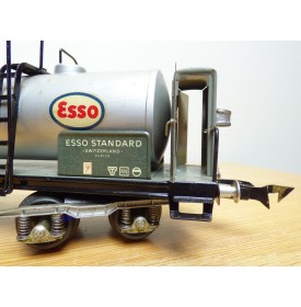 BUCO 8636 . 1, wagon citerne à guérite à bogies  ESSO   SBB  BO