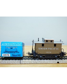 Märklin   4576, fourgon de queue ( caboose ) américain  UP  N° 1576  BO 