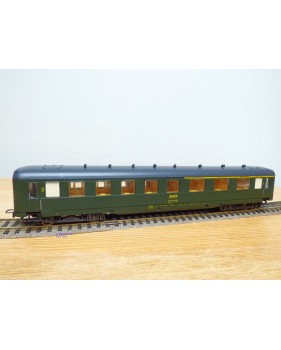 LILIPUT  832 70,  voiture  mixte 1/2 Cl. dite à jupes ( ex Schürzenwagen DR )  SNCF neuf  BO