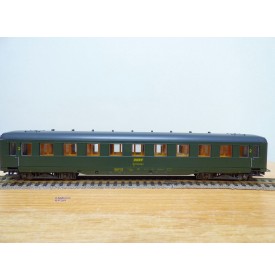 LILIPUT  833 70,  voiture 2 Cl. dite à jupes ( ex Schürzenwagen DR )  SNCF neuf  BO