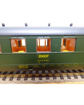 LILIPUT  833 70,  voiture 2 Cl. dite à jupes ( ex Schürzenwagen DR )  SNCF neuf  BO