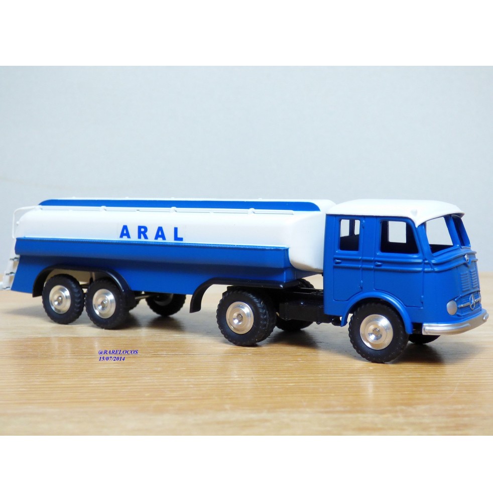 Märklin 18032, camion citerne semi remorque ARAL  neuf  BO