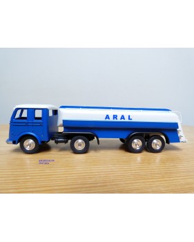 Märklin 18032, camion citerne semi remorque ARAL  neuf  BO