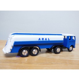 Märklin 18032, camion citerne semi remorque ARAL  neuf  BO