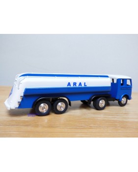 Märklin 18032, camion citerne semi remorque ARAL  neuf  BO
