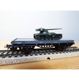 ELECTROTREN  1012, wagon plat chargé d' un char AMX 13   RENFE  BO