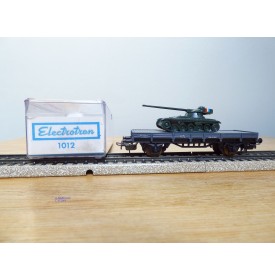 ELECTROTREN  1012, wagon plat chargé d' un char AMX 13   RENFE  BO