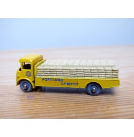 LESNEY 951,  camion ALBION Chieftain Portland Cement 