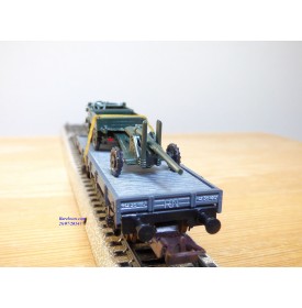 ELECTROTREN  1010, wagon plat chargé d' un MERCEDES UNIMOG et d'un canon    RENFE  BO
