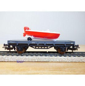 ELECTROTREN  1017, wagon plat chargé d' un canot sur remorque    RENFE  BO