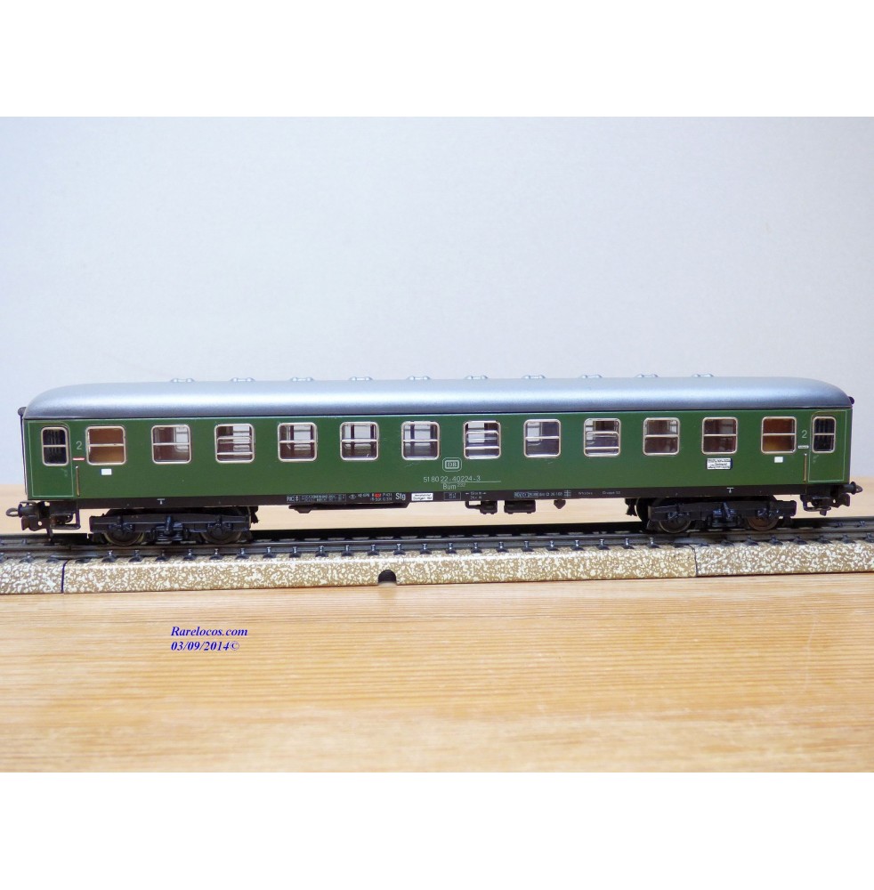 MÄRKLIN  4052 , voiture grandes lignes 2  Kl. type Büm 232  DB   BO 