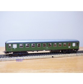 MÄRKLIN  4052 , voiture grandes lignes 2  Kl. type Büm 232  DB   BO 