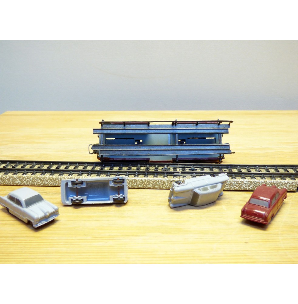 Märklin HO Autotransportwagen mit 8 Wiking Autos Nr. 4234 (Neu und