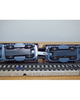 HAG   242 . 04 ,  Motrice double   BoBo BoBo  Ae 8/8  BLS   N° 275 ( 2 moteurs )   neuf   BO