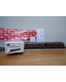 HAG   242 . 04 ,  Motrice double   BoBo BoBo  Ae 8/8  BLS   N° 275 ( 2 moteurs )   neuf   BO