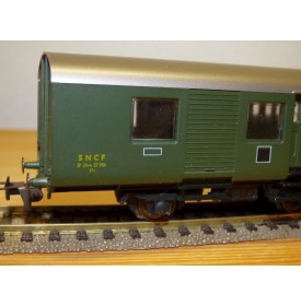 FLEISCHMANN 1443, voiture à 3 essieux mixte  B4 Dtm fourgon / 2 Cl. SNCF BO