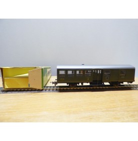 FLEISCHMANN 1443, voiture à 3 essieux mixte  B4 Dtm fourgon / 2 Cl. SNCF BO