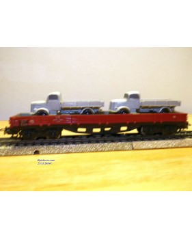 Märklin 4515 . 3,  wagon plat à bogies chargé de 2 camions Mercedes 3500 gris DB  BO